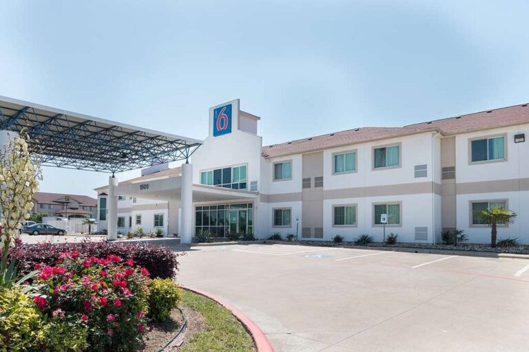 motel 6 hillsboro 1 768x512