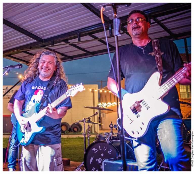 Blue Houdini Band 768x689