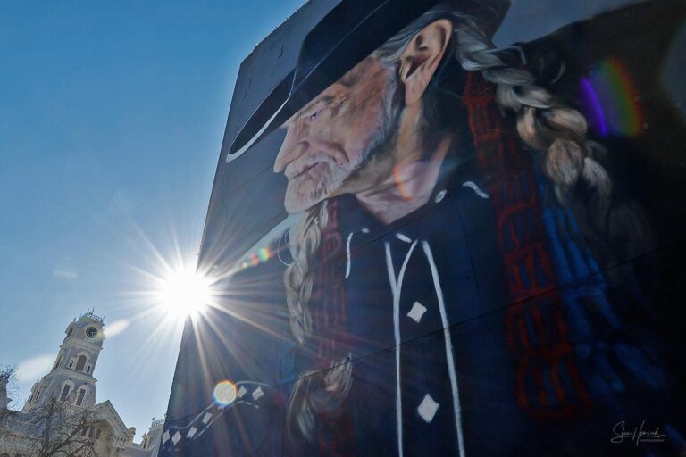 Willie Nelson Mural Hillsboro Texas photographer Sheri Hemrick 768x512