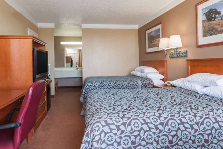 DaysInn1 768x512