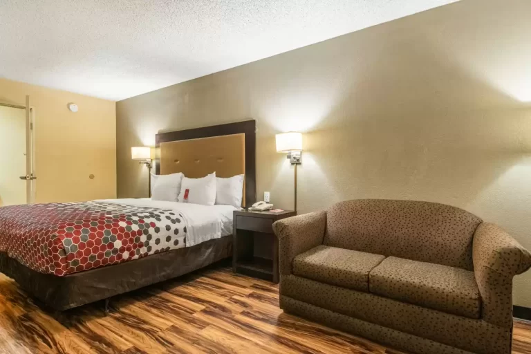 EconoLodge1 768x512