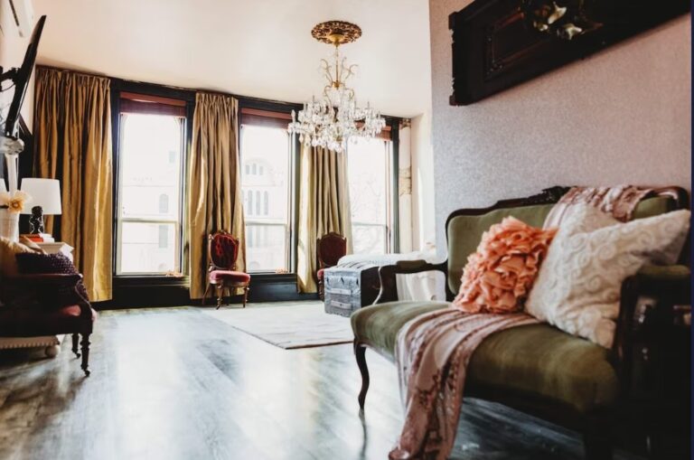 Chrystal Magnolia Airbnb Short Term Rental Hillsboro Texas 768x509