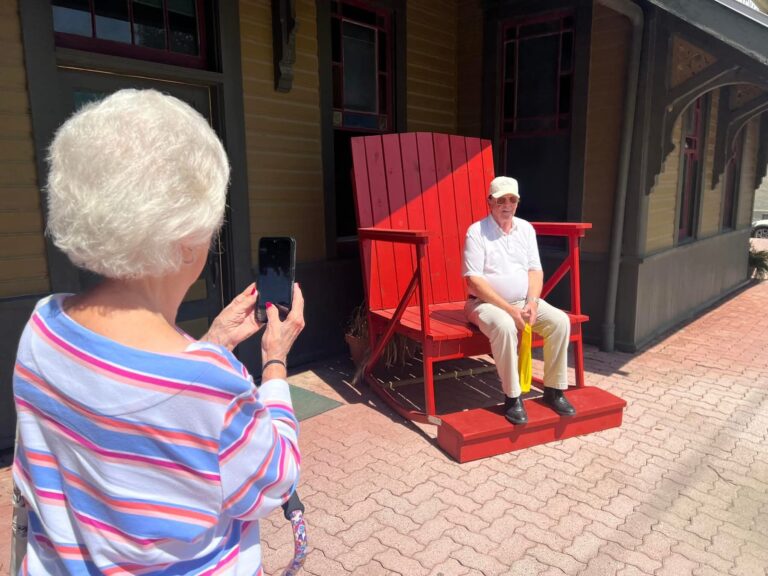 Big Red Chair Hillsboro Texas 3 768x576