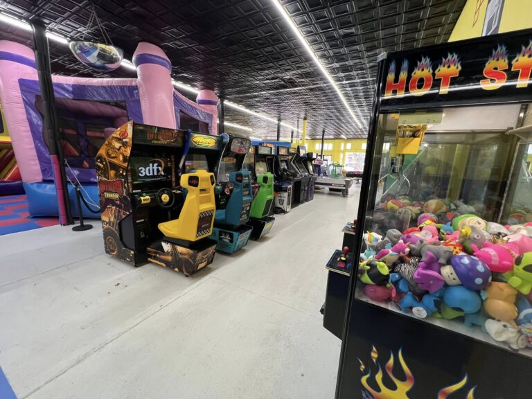 Fun Zone Hillsboro Texas Indoor Arcade Inflatables Virtual Reality 4 768x576