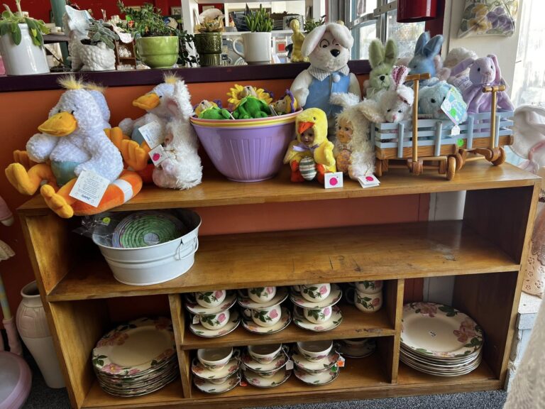 Long Table Vintage Thrift Antiques Hillsboro Texas Shopping 1 768x576