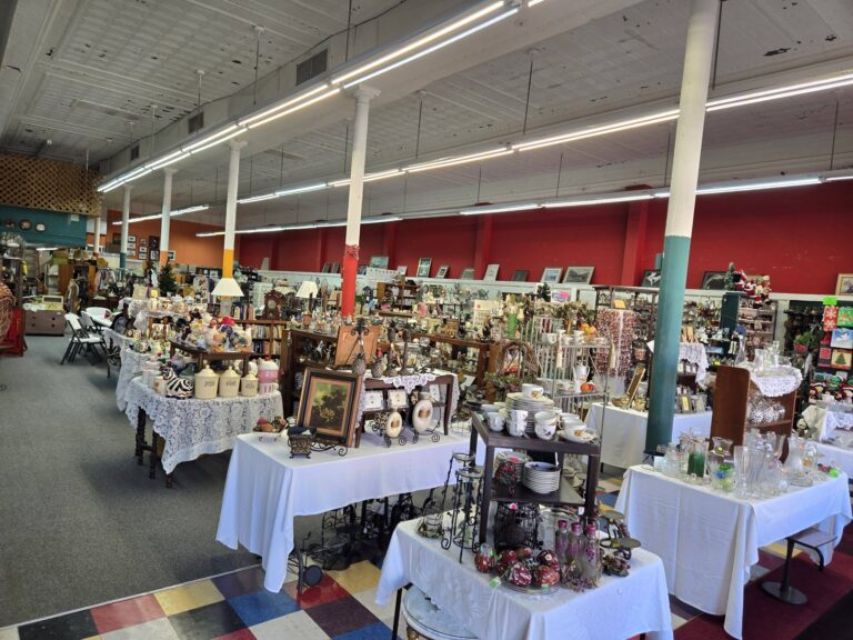 Long Table Vintage Thrift Antiques Hillsboro Texas Shopping 2 768x576