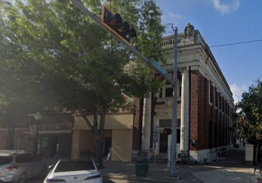 68-West-Elm-Hillsboro-Texas-Downtown-Farmer's-National-Bank